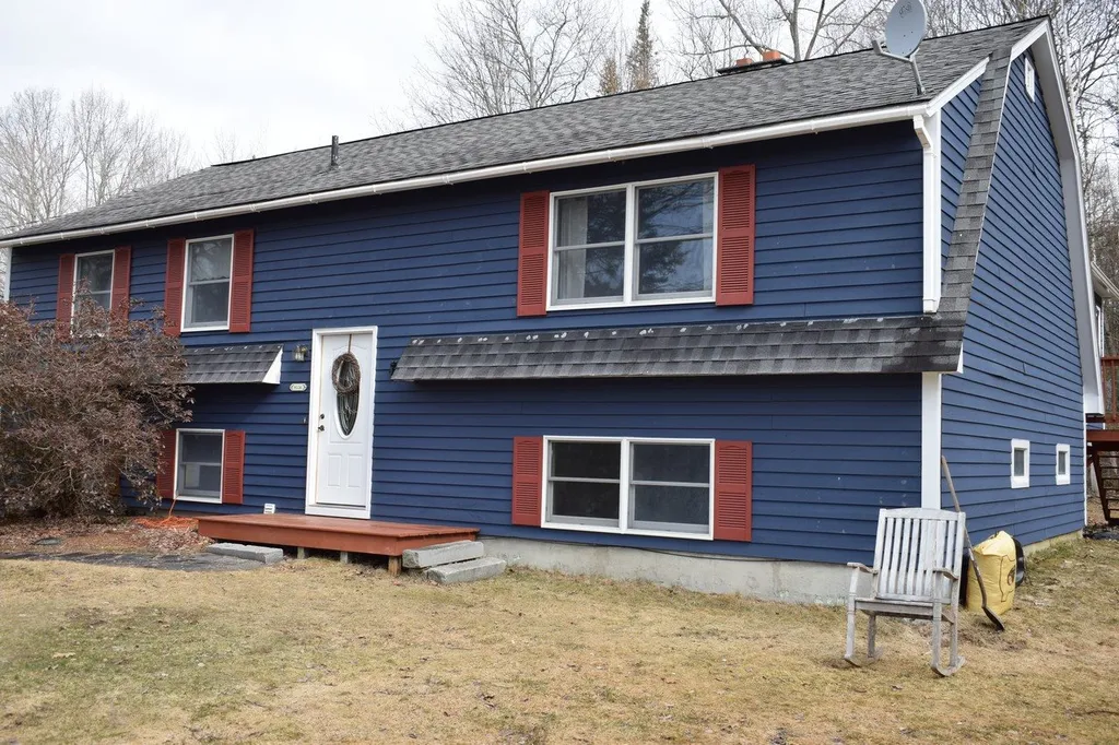 20 Blackberry Lane Lancaster NH 03584