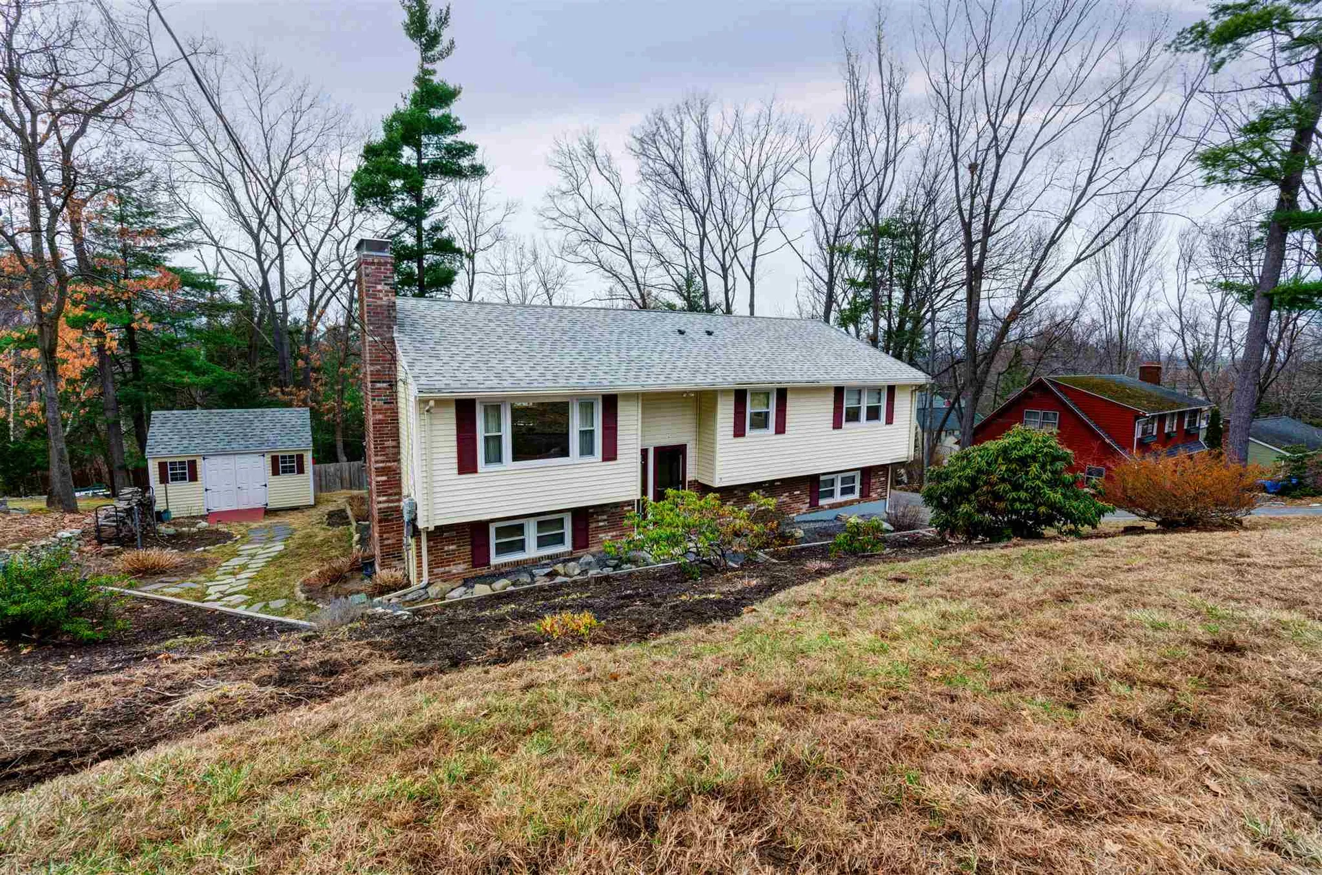 5 Warton Road Nashua NH 03062