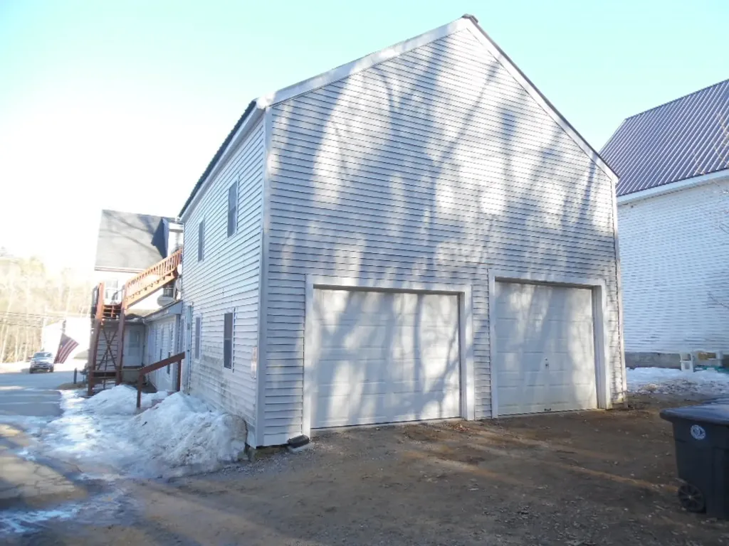 156 /162 North Main Street Franklin NH 03235