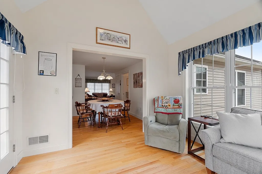 22 Dixon Drive Litchfield NH 03052