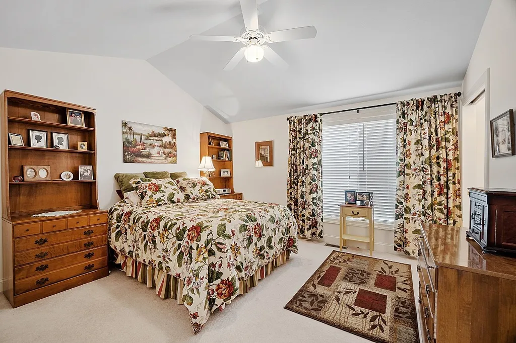 22 Dixon Drive Litchfield NH 03052