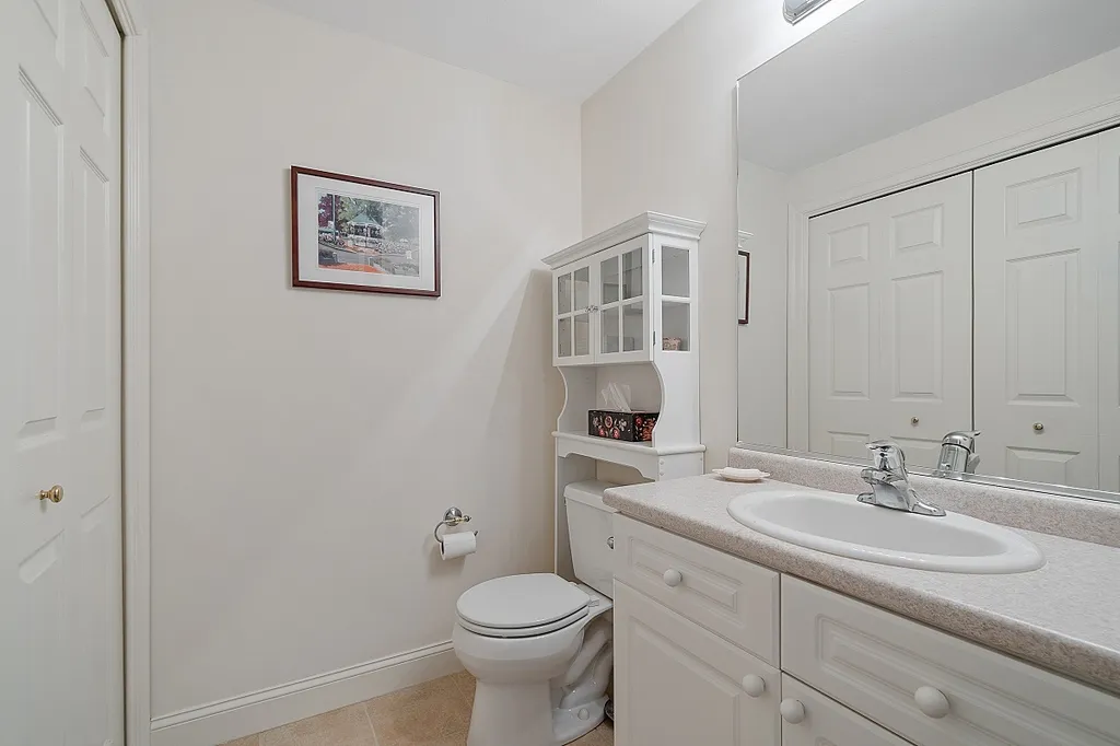 22 Dixon Drive Litchfield NH 03052