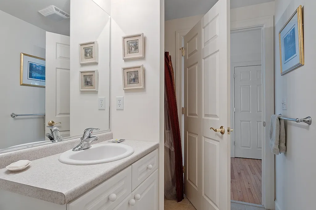 22 Dixon Drive Litchfield NH 03052