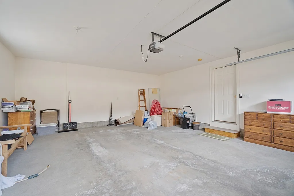 22 Dixon Drive Litchfield NH 03052