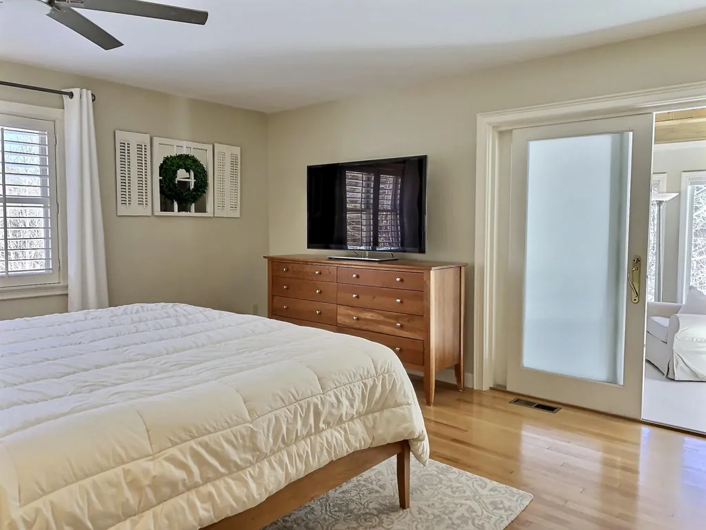 226 Hall Farm Road New London NH 03257