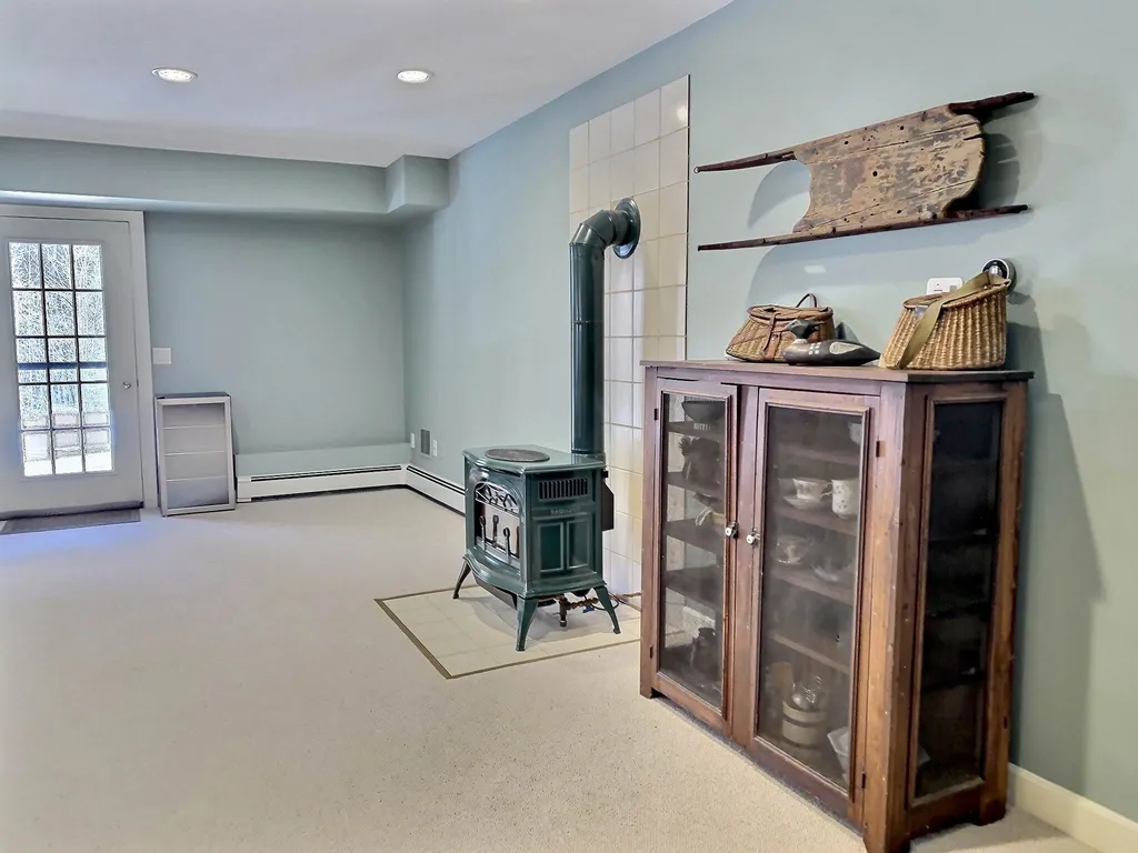 226 Hall Farm Road New London NH 03257