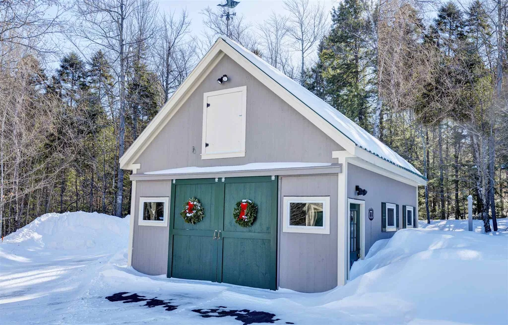 226 Hall Farm Road New London NH 03257
