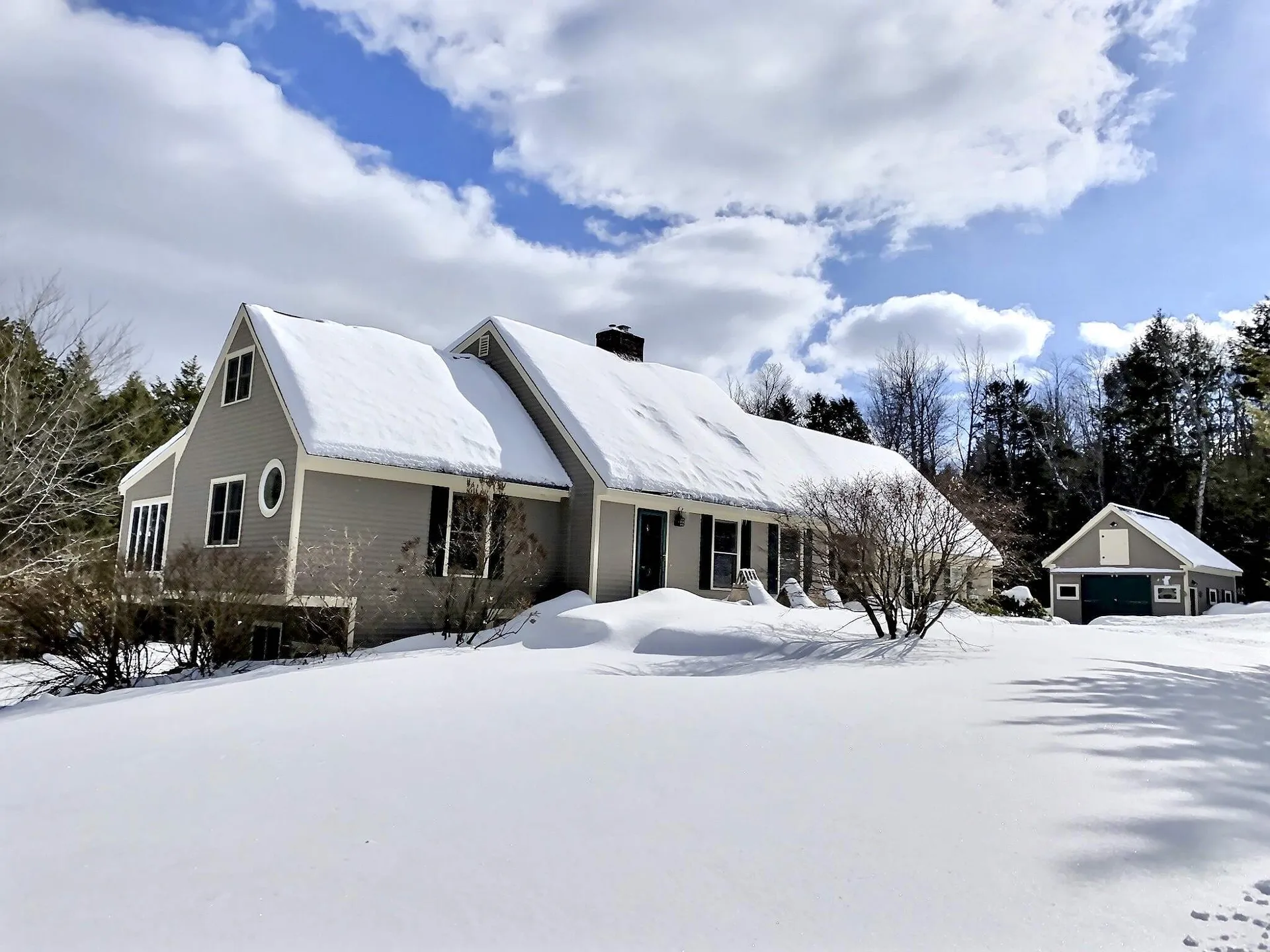 226 Hall Farm Road New London NH 03257