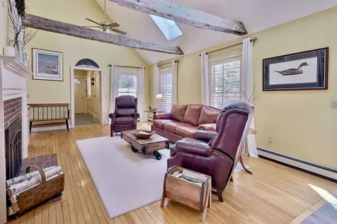 226 Hall Farm Road New London NH 03257