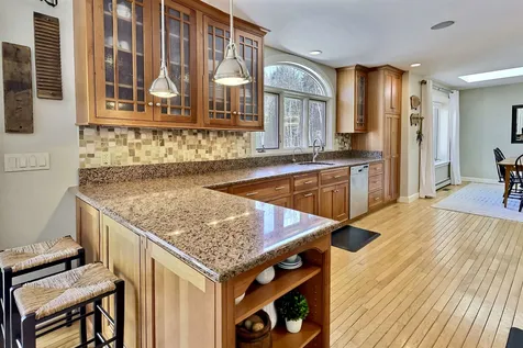 226 Hall Farm Road New London NH 03257