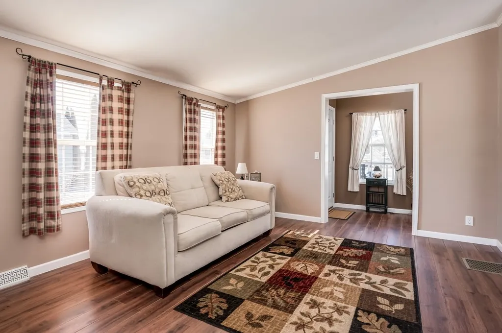 57 Tarah Way Fremont NH 03044