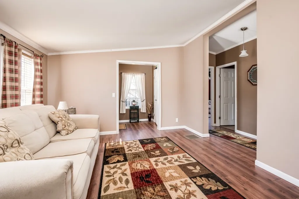 57 Tarah Way Fremont NH 03044