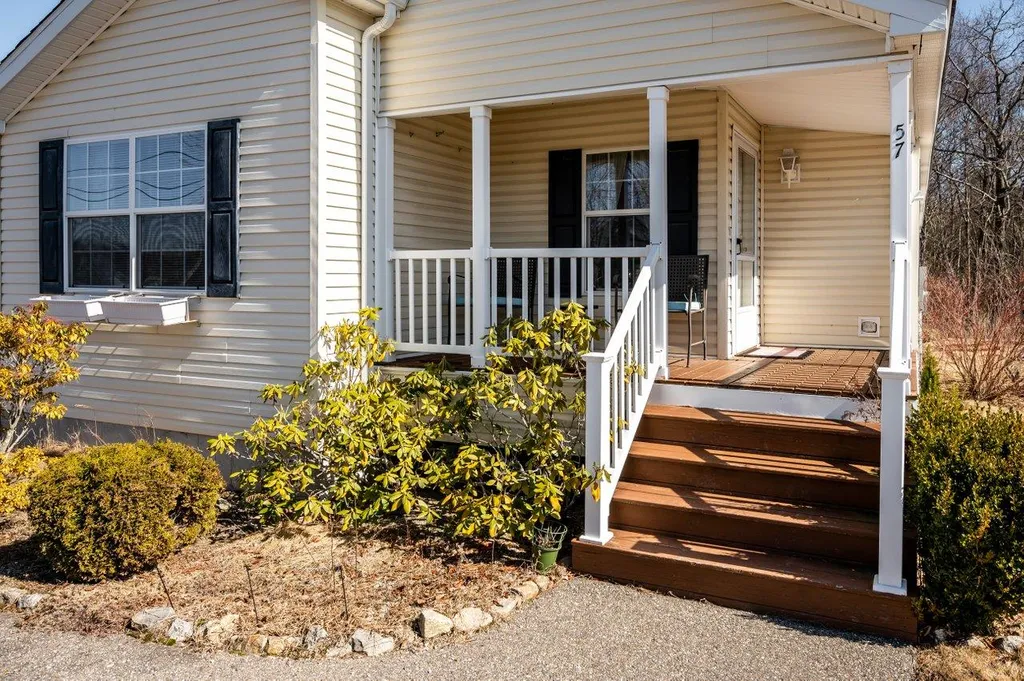 57 Tarah Way Fremont NH 03044