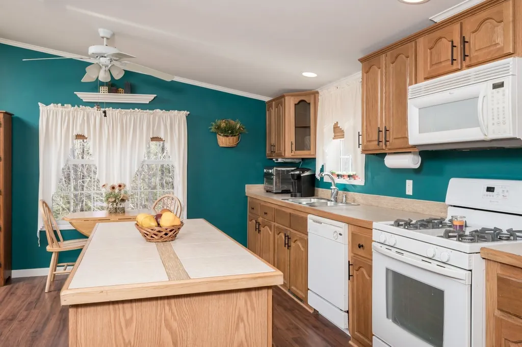 57 Tarah Way Fremont NH 03044