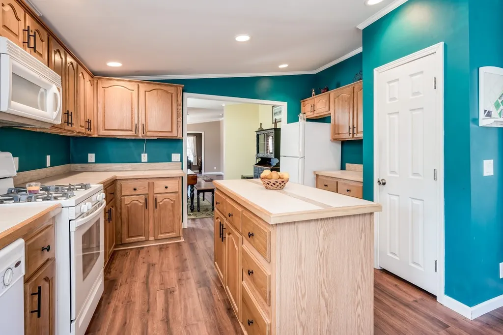 57 Tarah Way Fremont NH 03044
