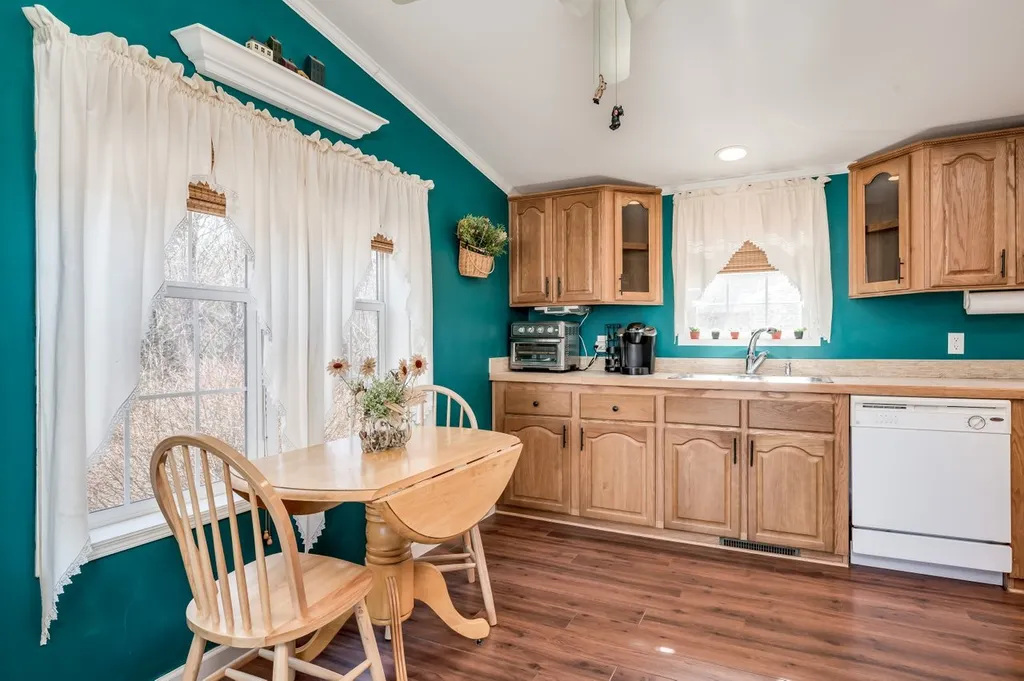 57 Tarah Way Fremont NH 03044