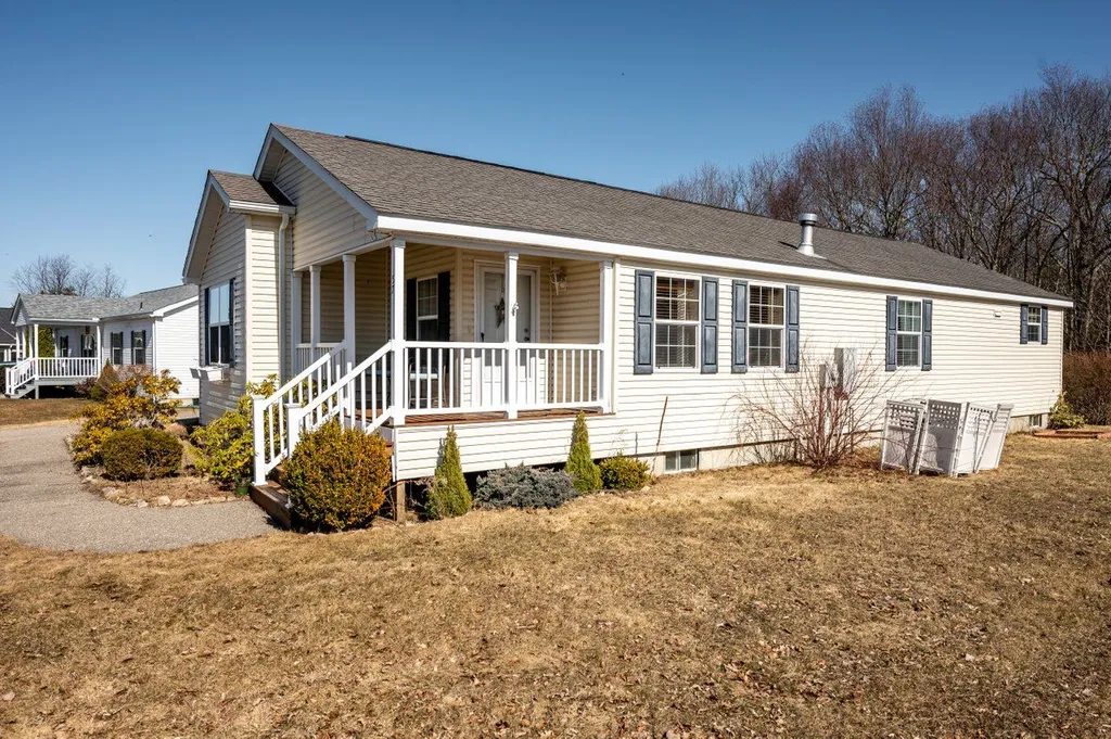 57 Tarah Way Fremont NH 03044