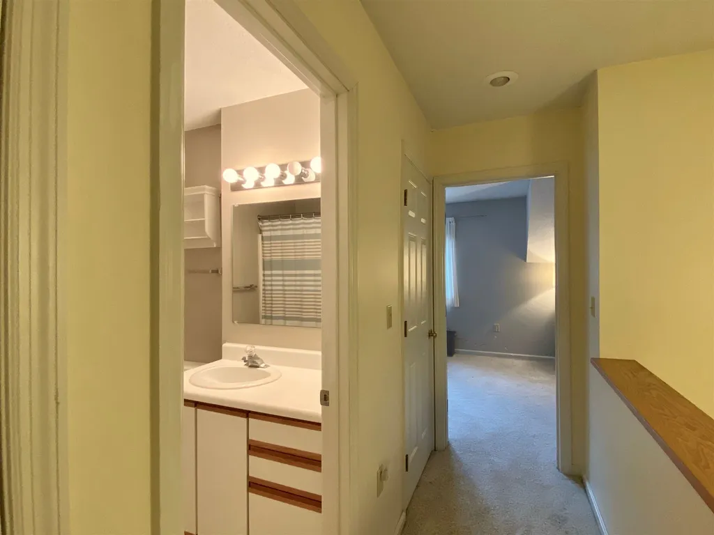 40 Heather Drive Hartford VT 05001