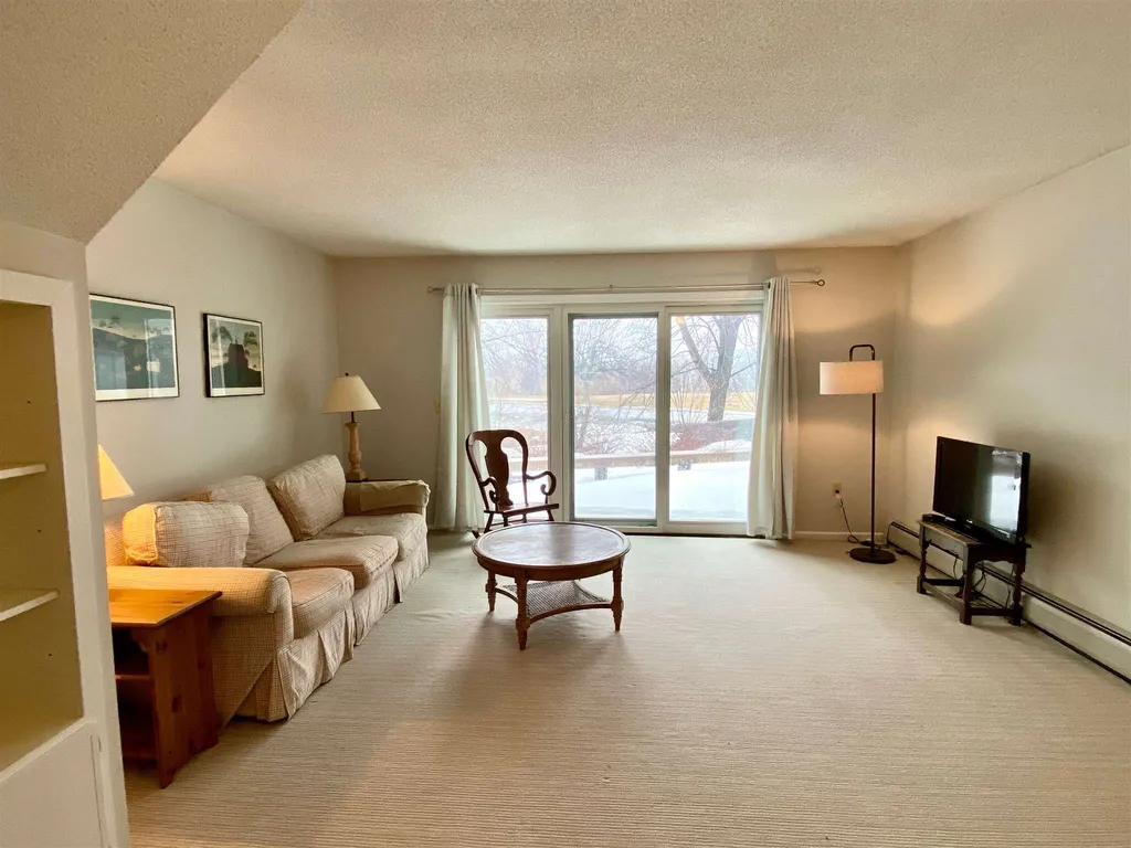 40 Heather Drive Hartford VT 05001