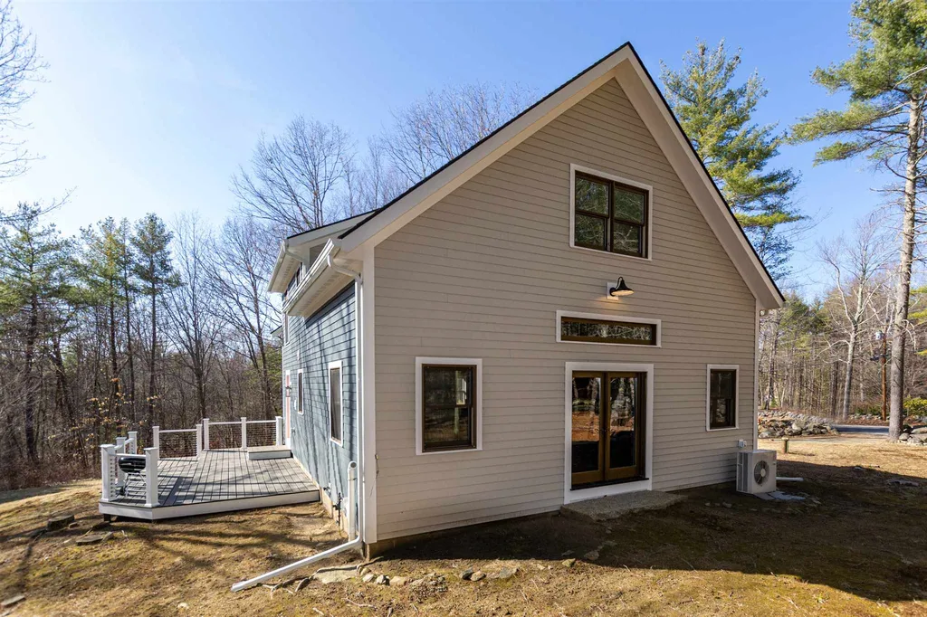 127 Old Lee Road Newfields NH 03856