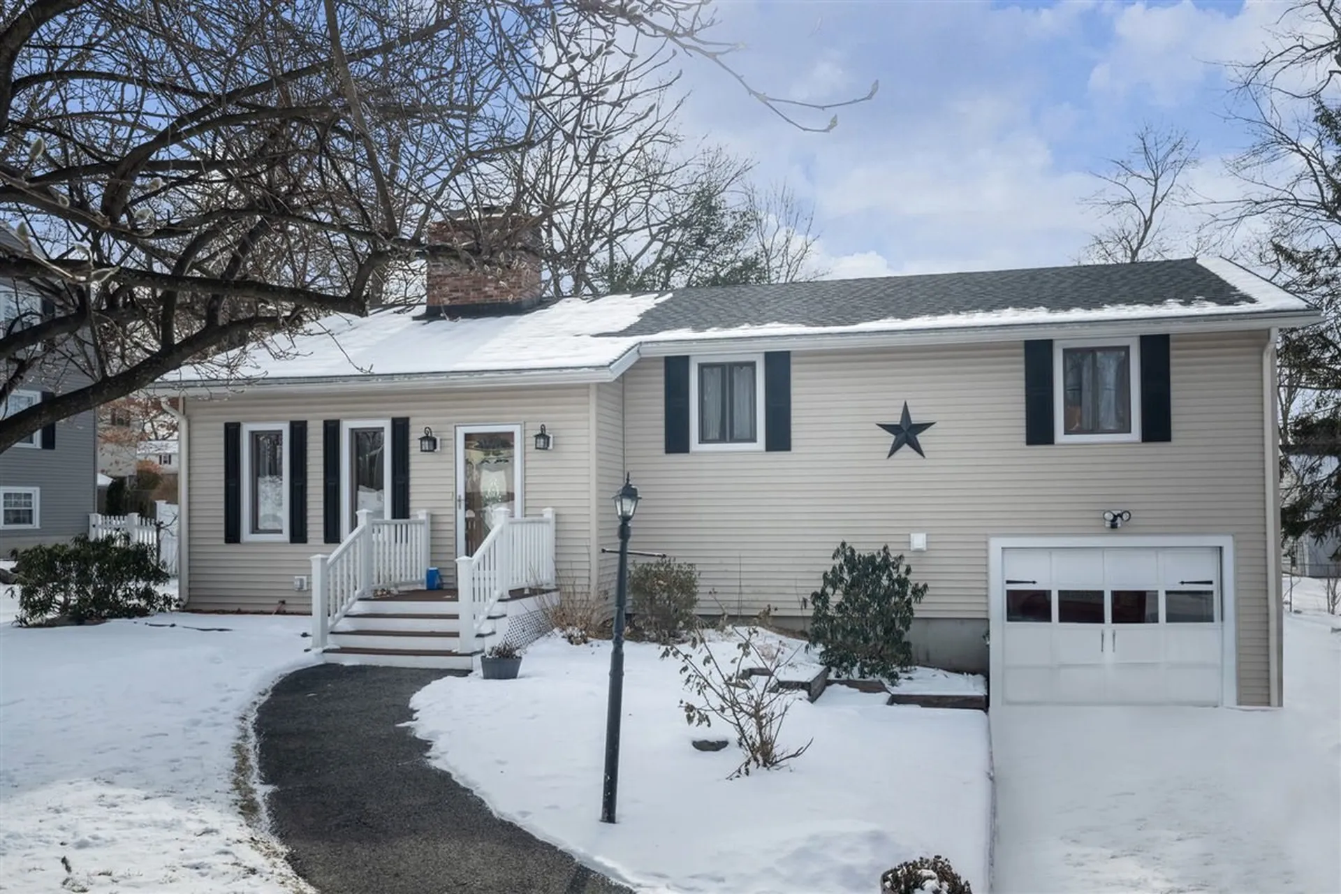 10 Peggy Lane Salem NH 03079-0307