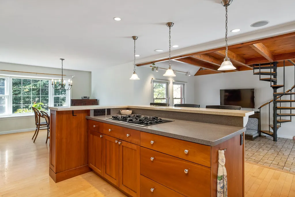 36 Hampton Falls Road Exeter NH 03833