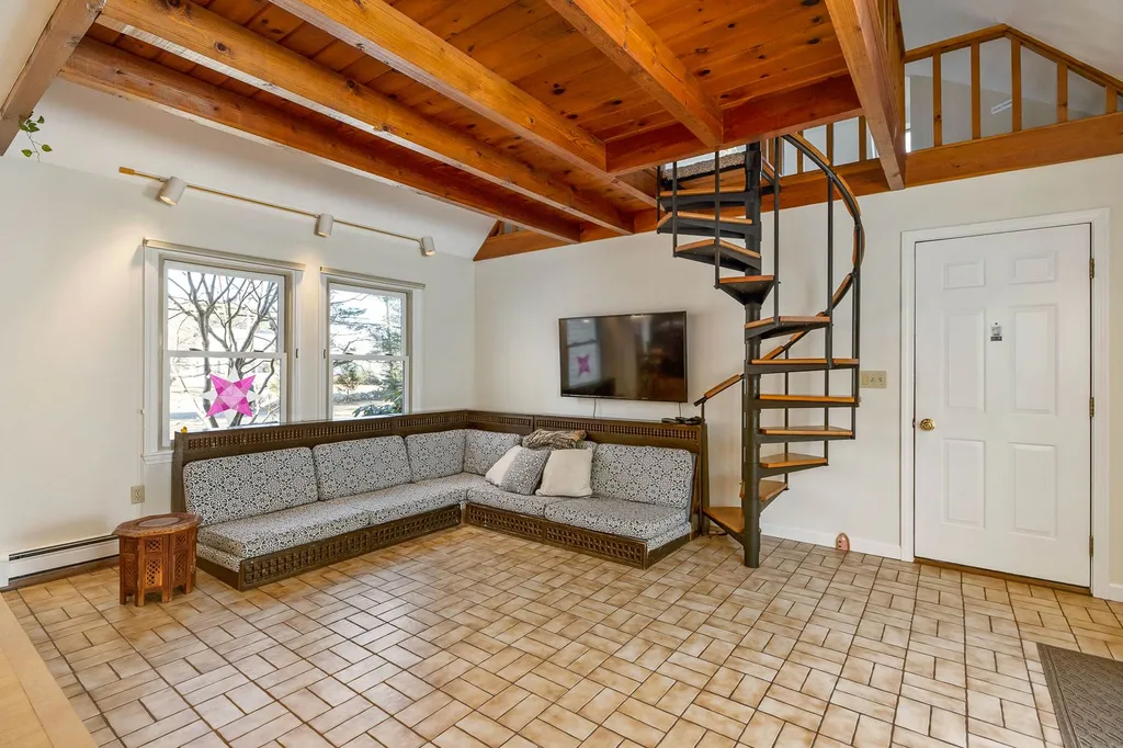 36 Hampton Falls Road Exeter NH 03833
