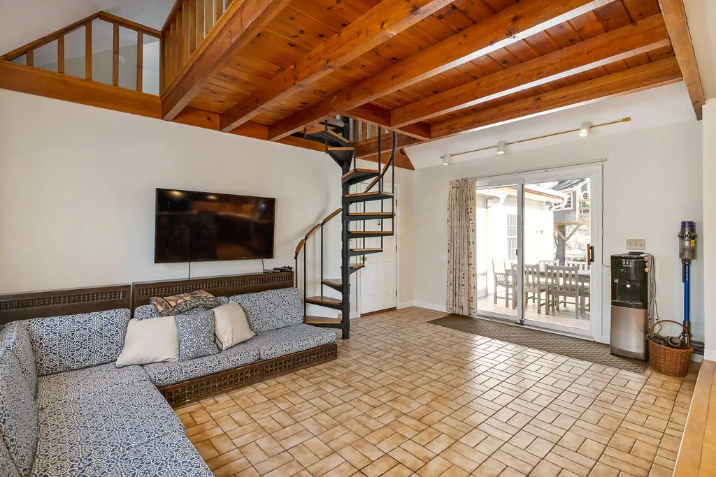 36 Hampton Falls Road Exeter NH 03833