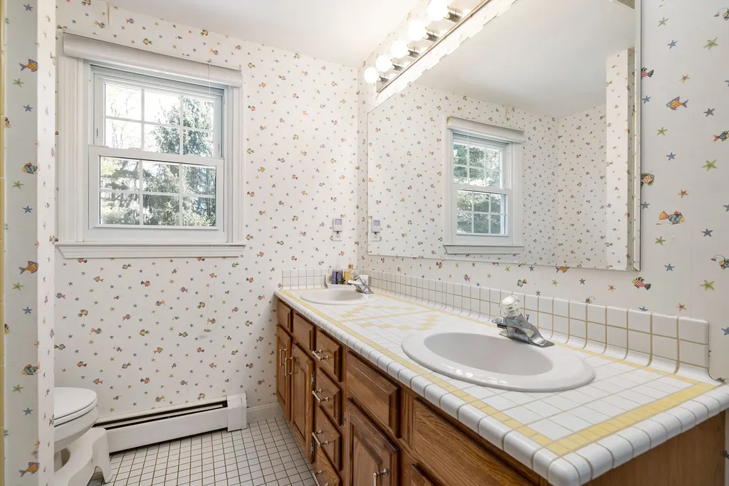 36 Hampton Falls Road Exeter NH 03833