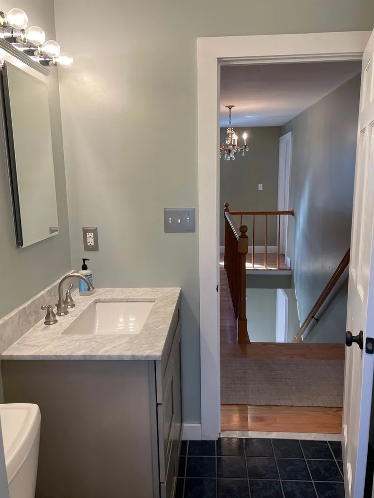 22 Cullen Way Exeter NH 03833