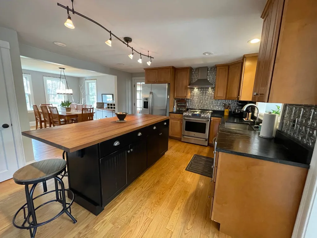 22 Cullen Way Exeter NH 03833