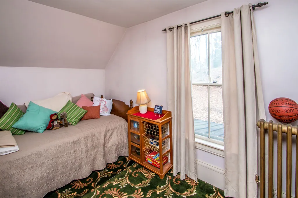 12 Richardson Street Lancaster NH 03584