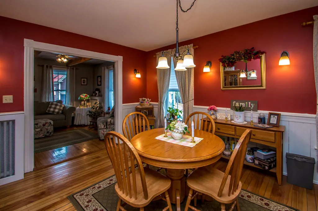 12 Richardson Street Lancaster NH 03584