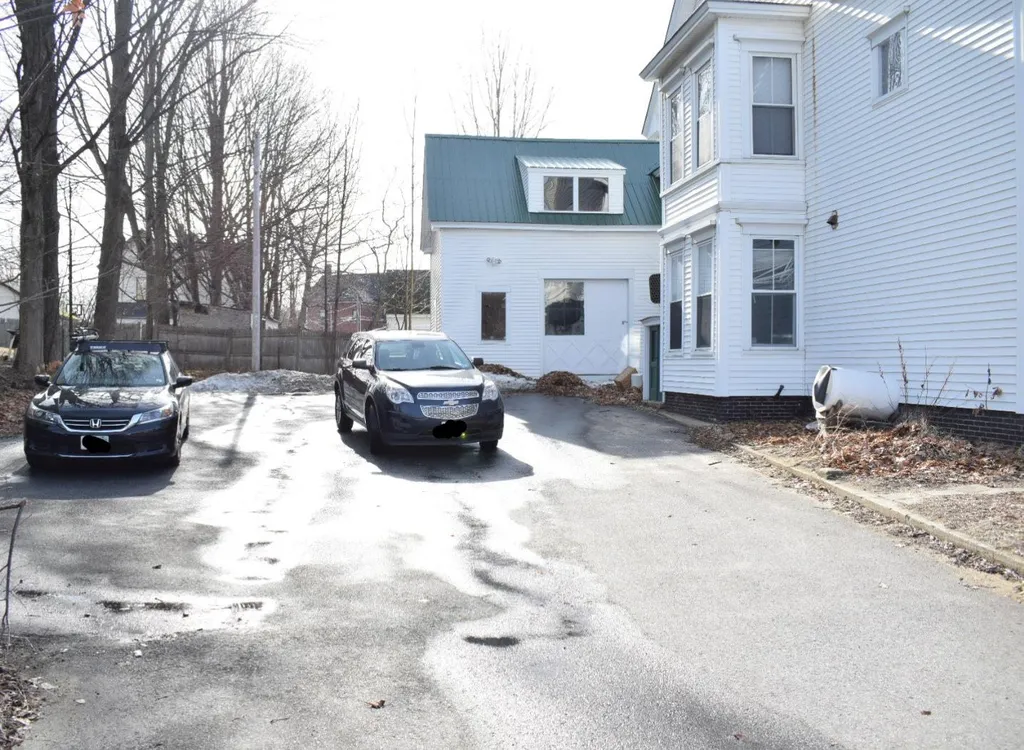 338 S Main Street Laconia NH 03246