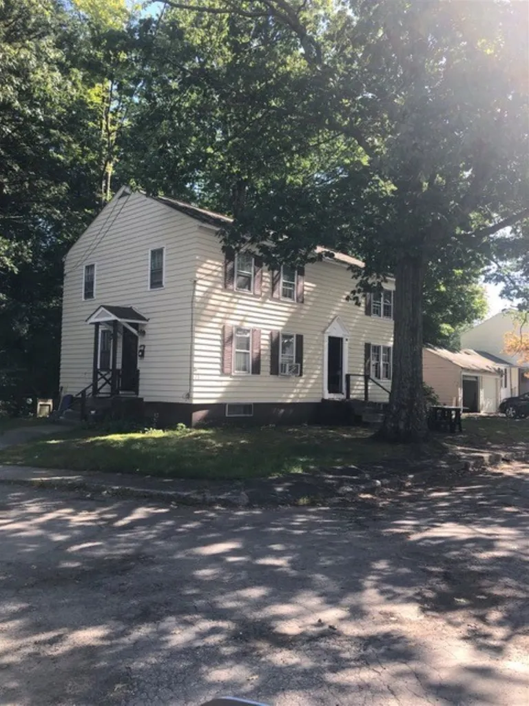 21-23 Mckenzie Drive Claremont NH 03743