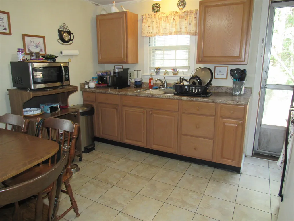 21-23 Mckenzie Drive Claremont NH 03743