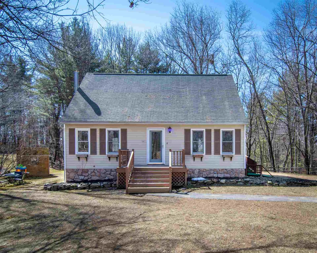 6 Peaslee Crossing Road Newton NH 03858