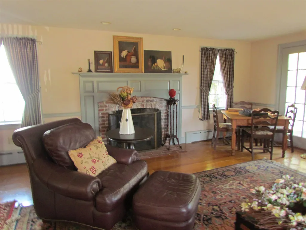 4 Middle Street Amherst NH 03031