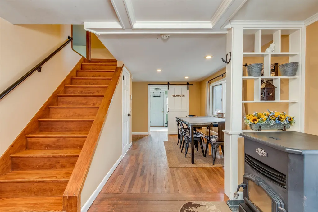 9 Heath Street Newton NH 03858