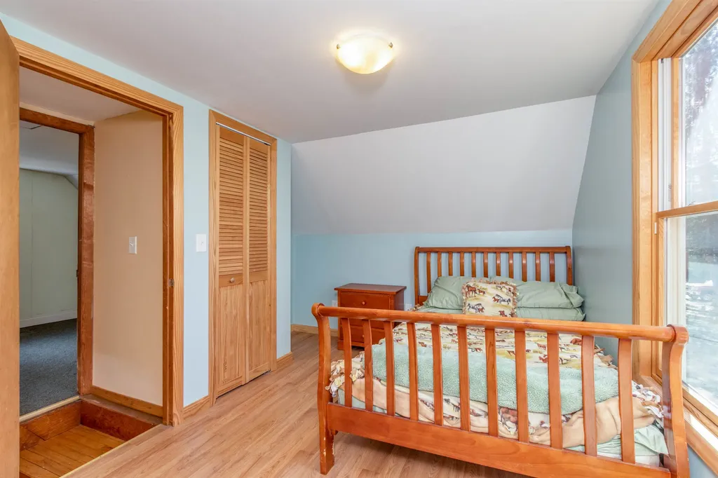 9 Heath Street Newton NH 03858