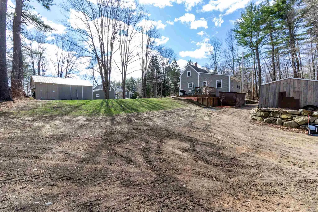 9 Heath Street Newton NH 03858