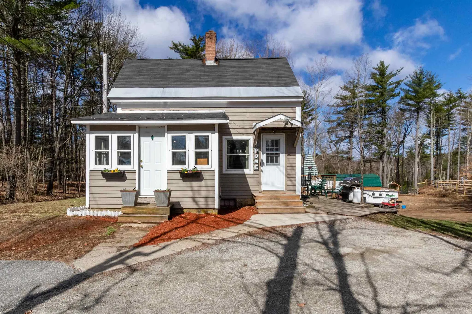 9 Heath Street Newton NH 03858