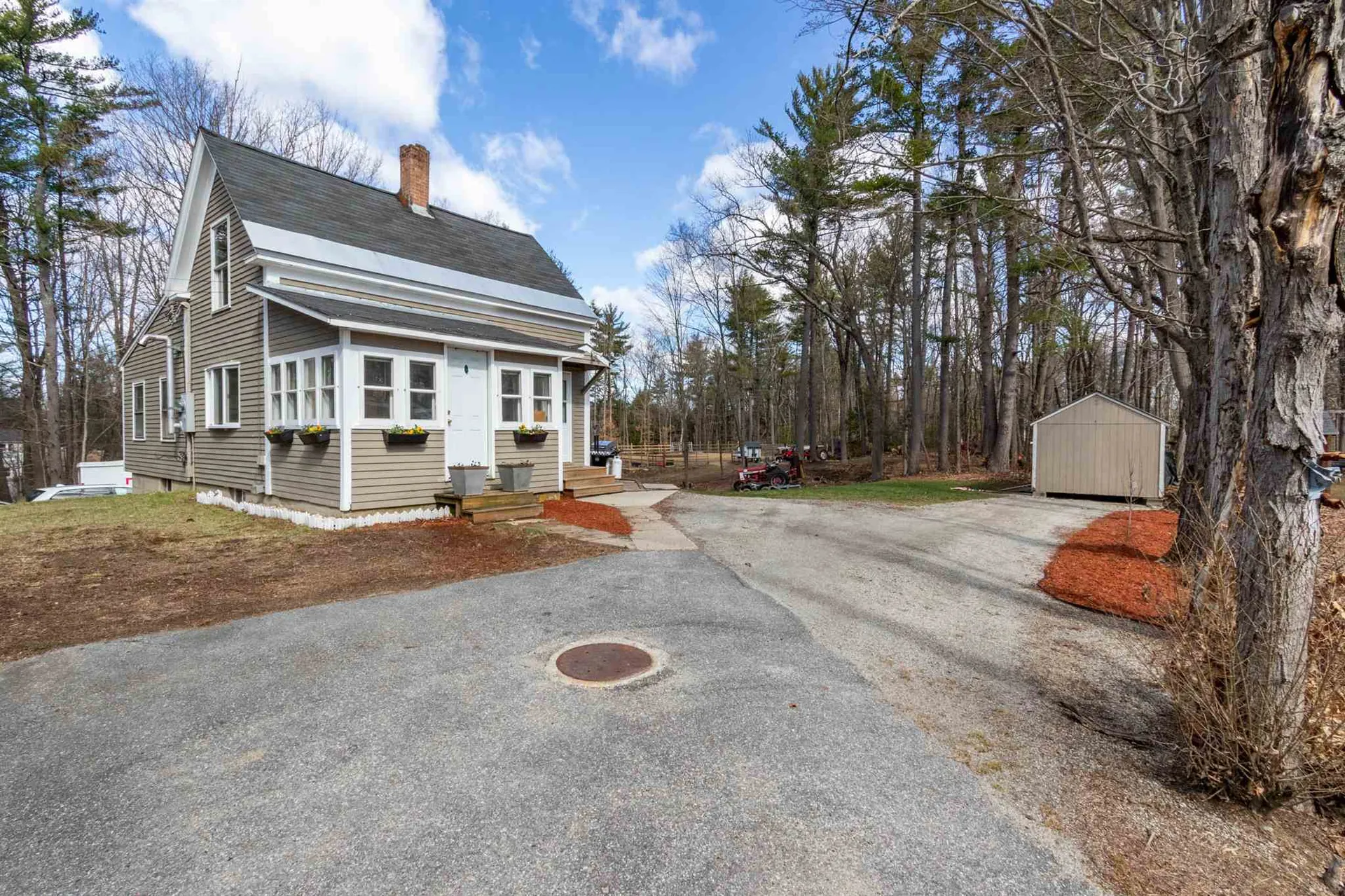 9 Heath Street Newton NH 03858