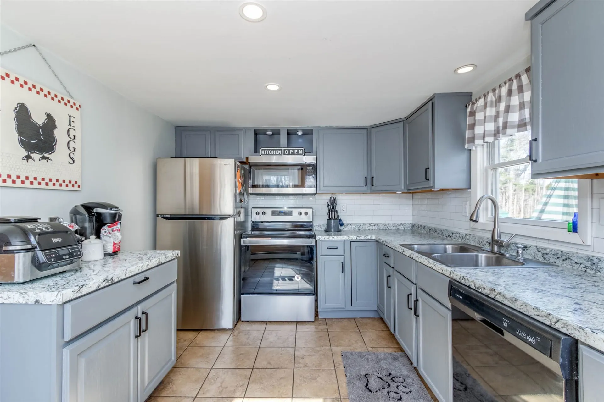 9 Heath Street Newton NH 03858