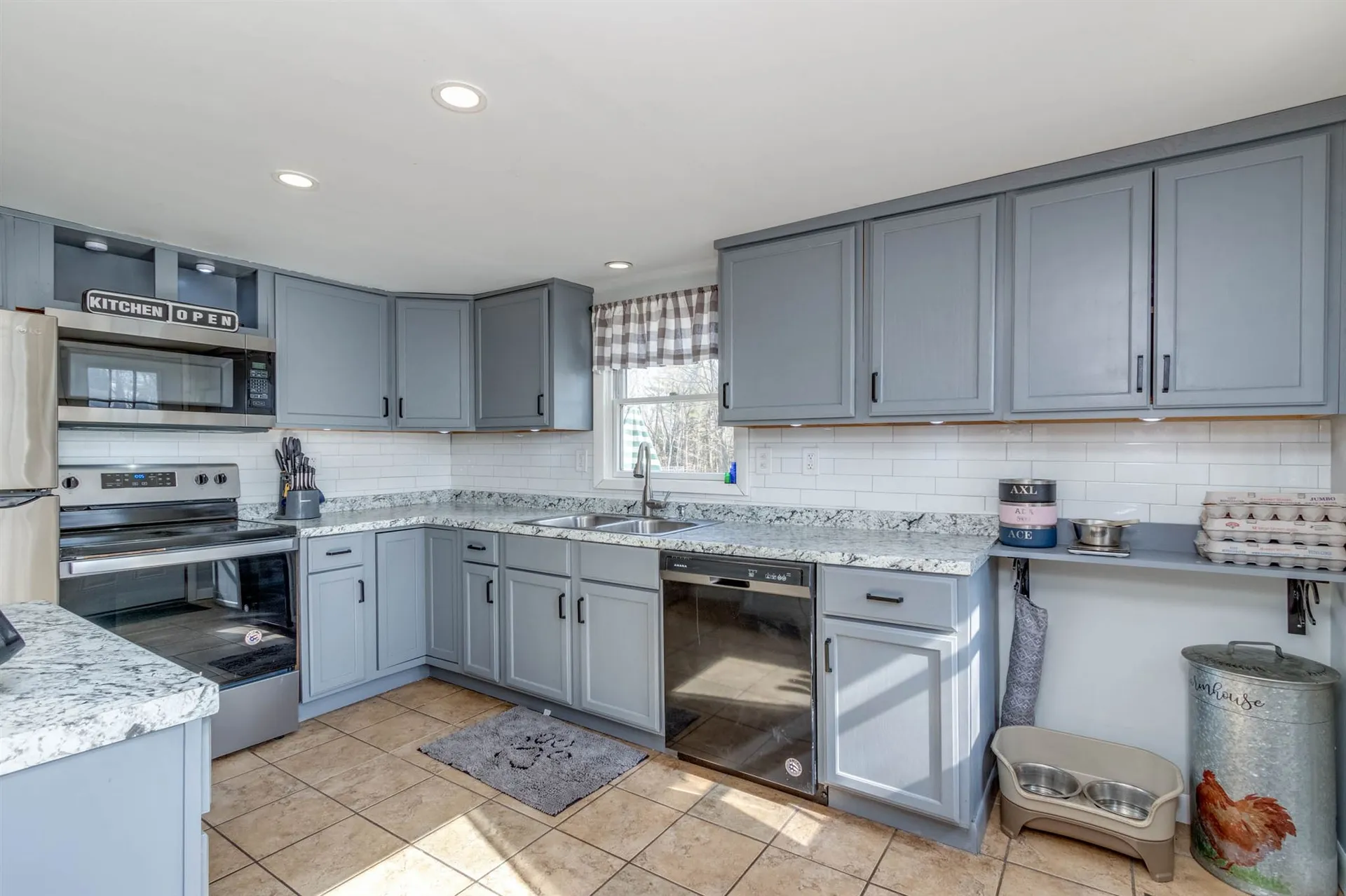 9 Heath Street Newton NH 03858