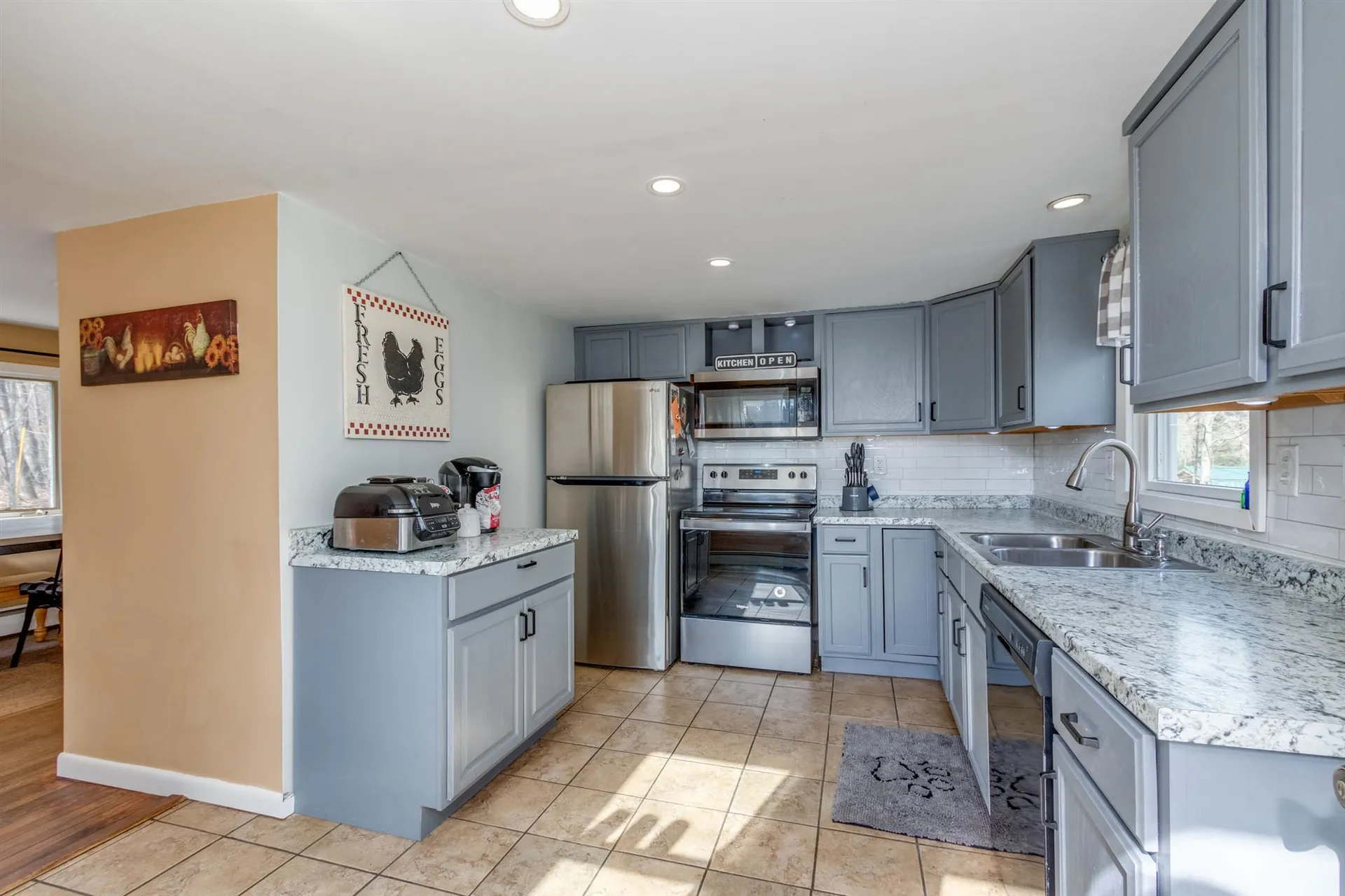 9 Heath Street Newton NH 03858