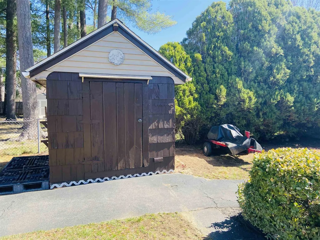 28 Damon Avenue Nashua NH 03064