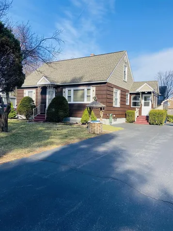28 Damon Avenue Nashua NH 03064