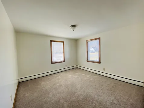28 Damon Avenue Nashua NH 03064