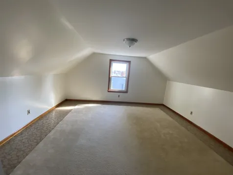 28 Damon Avenue Nashua NH 03064